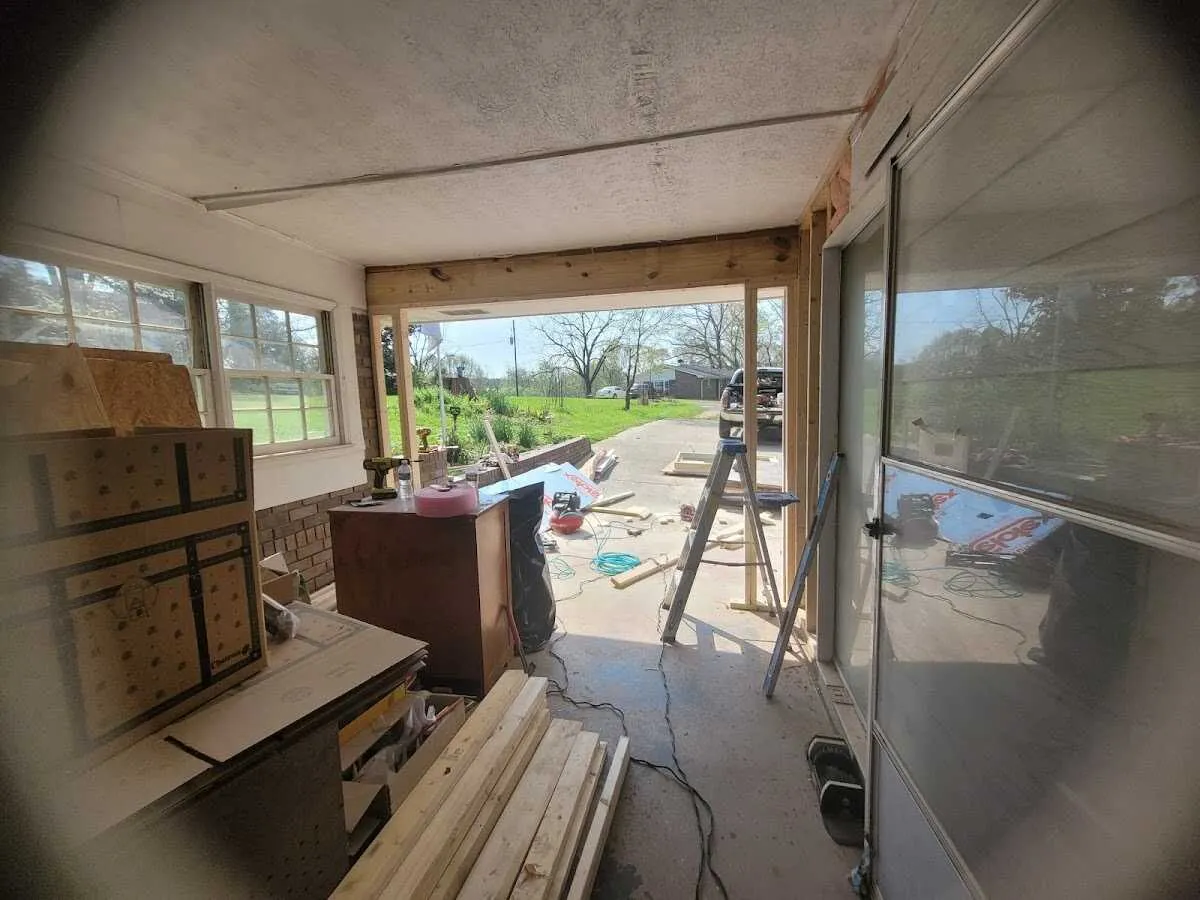 Air movers and dehumidifier for Drying & Dehumidification in Tiffin